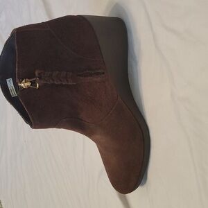 Crocs Women's Suede Wedge Ankle Boots Size 11
